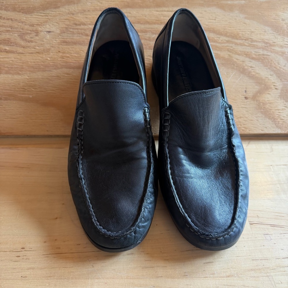 Johnston & Murphy 9 Black sheepskin Venetian Leather Loafers dress shoes supple